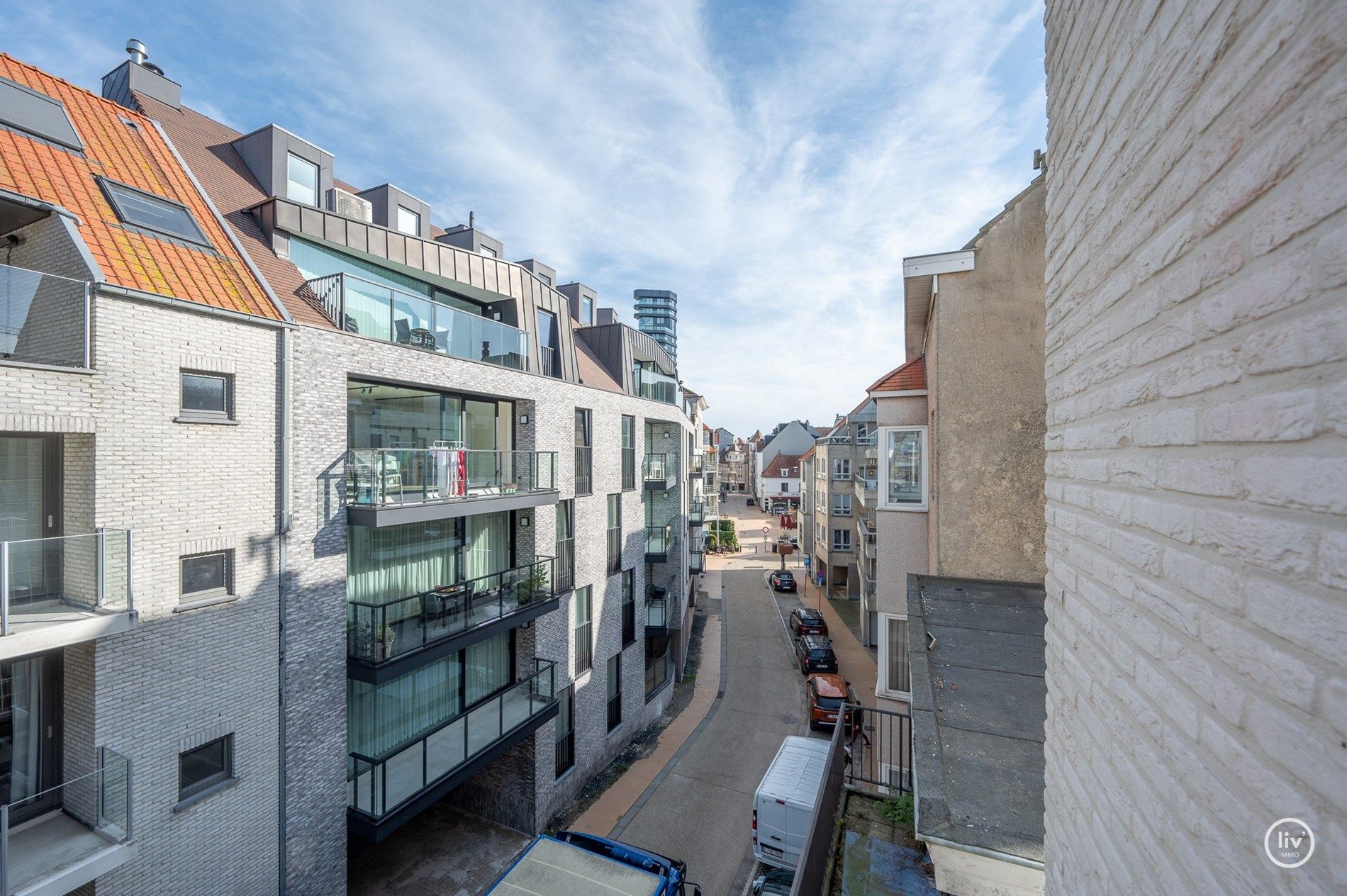 NIEUW - Magnifiek nieuwbouwappartement met twee slaapkamers, op wandelafstand van het strand te Heist. Het appartement is gelegen op de derde verdieping.  foto 2