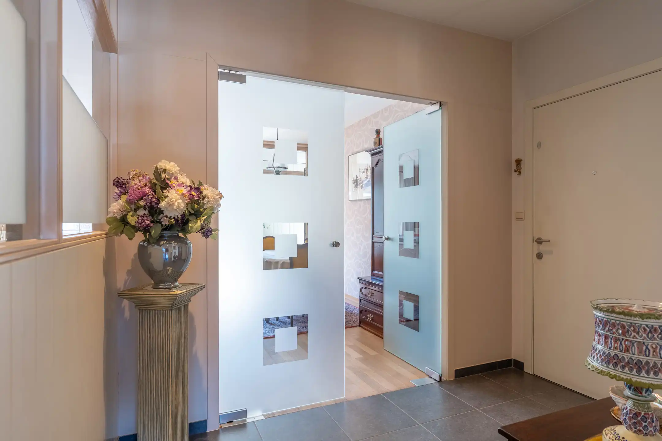 Prachtig 2 slaapkamer appartement in hartje Vosselaar. foto 5
