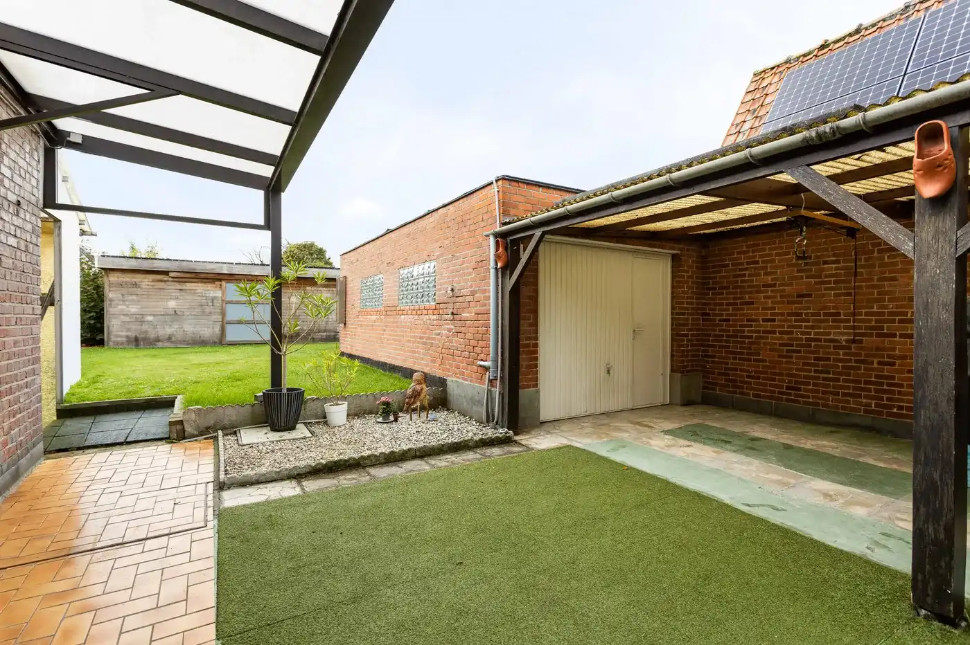 Welkom in deze toffe ruime gezinswoning op een toplocatie in Zwevegem!  foto 23