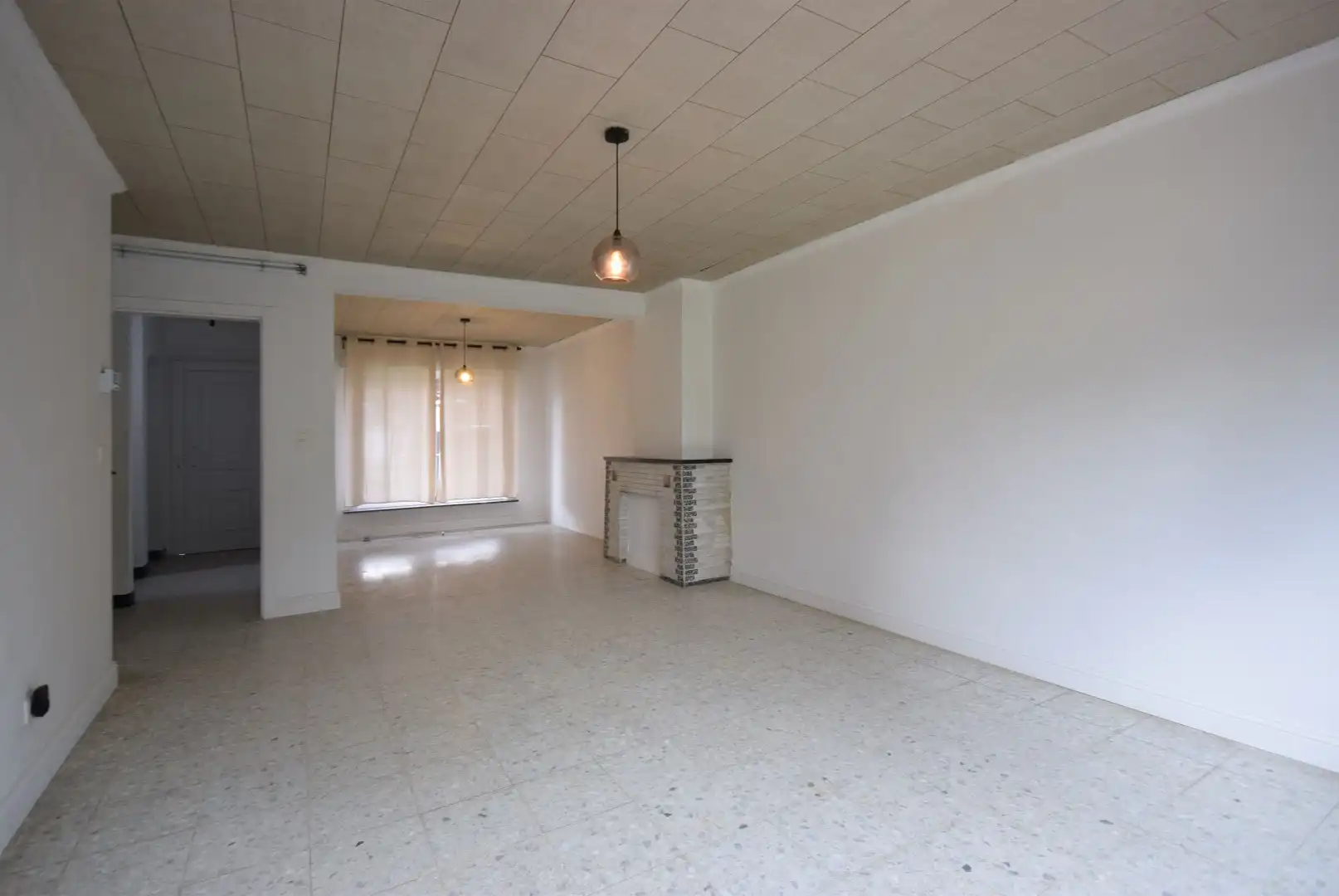 Ruime halfopen woning met grote tuin op toplocatie in Roeselare foto 3