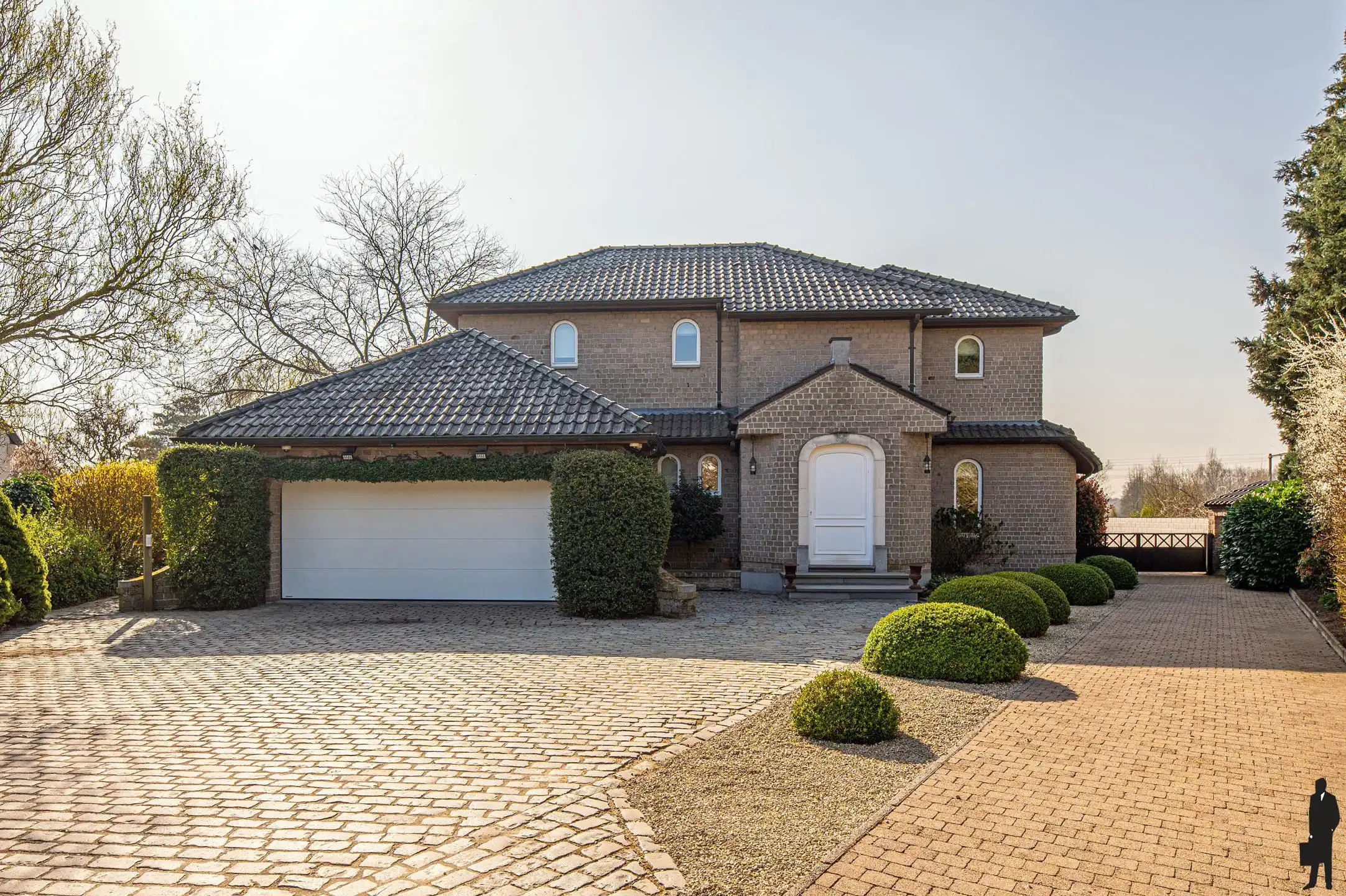 Exclusieve mediterraanse villa met 3 slpk, 3 bdk en parktuin foto 4