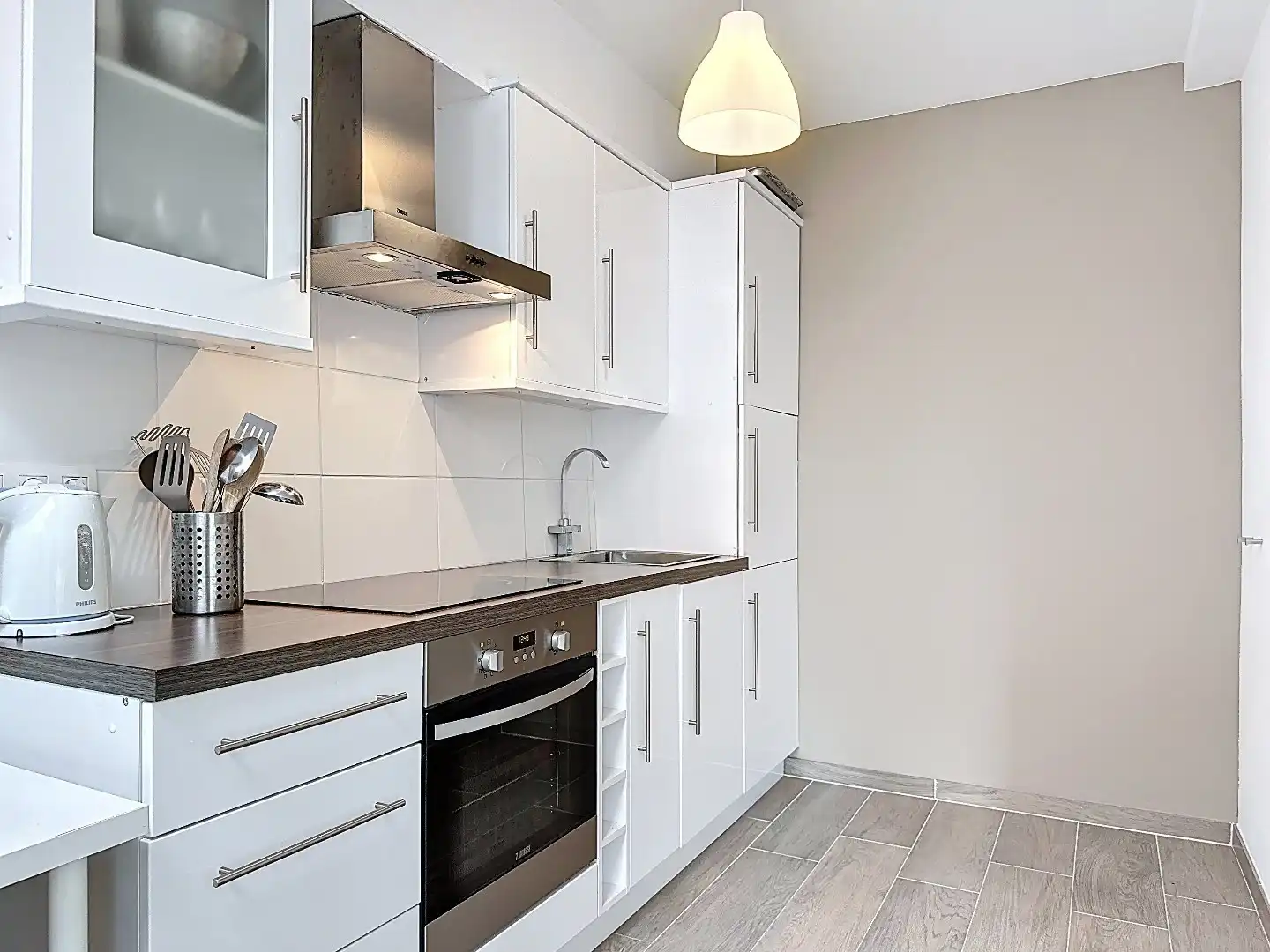 Ruime hoekwoning nabij centrum foto 12