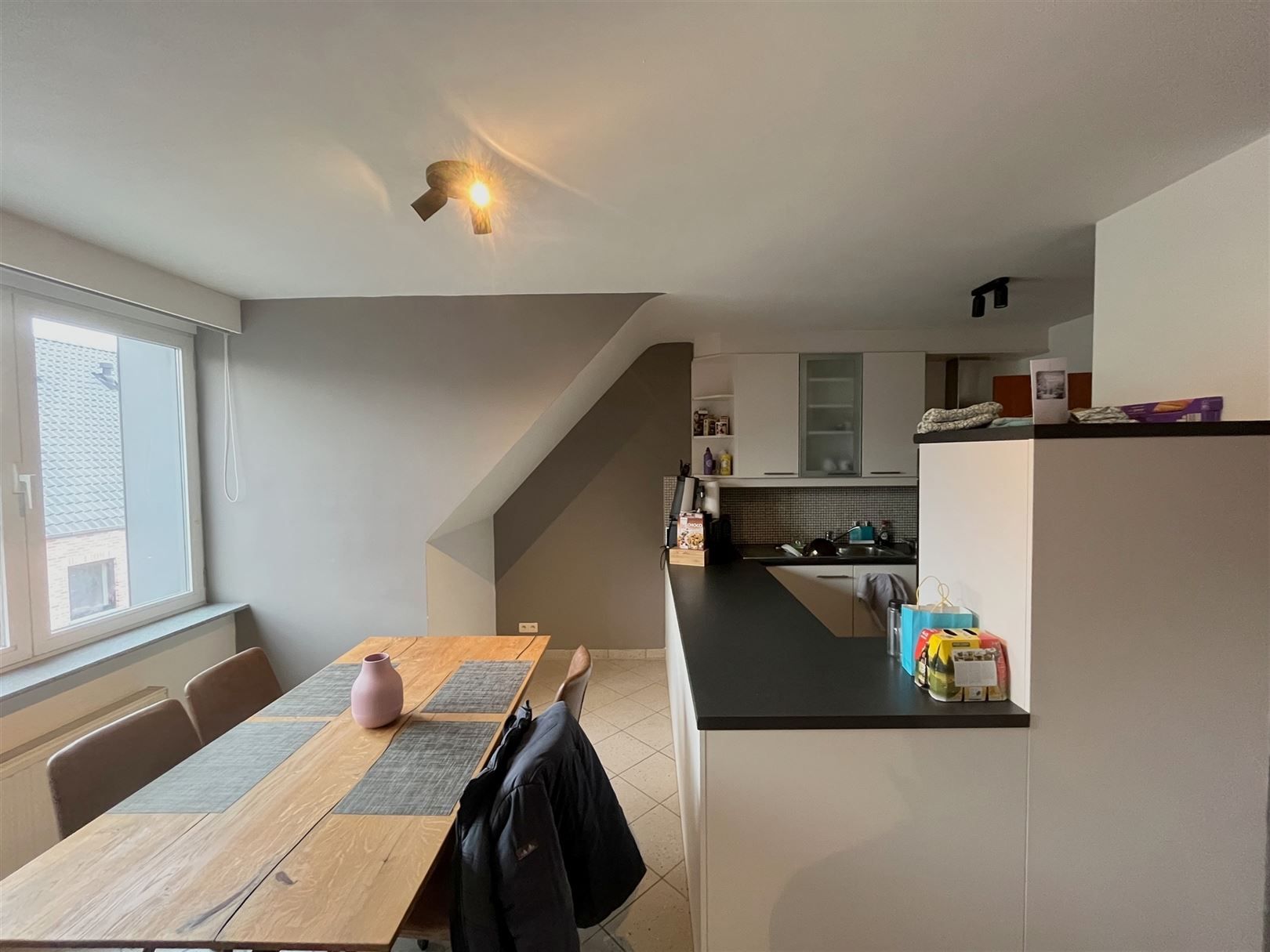Rustig gelegen 2 slaapkamer appartement met garage foto 4