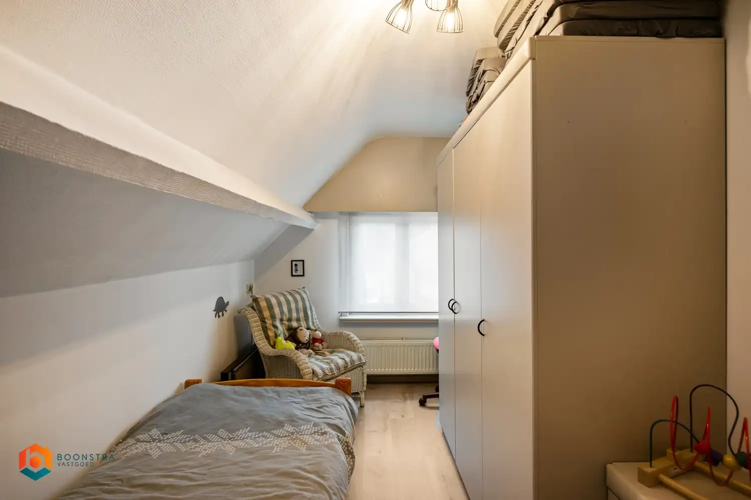 Open bebouwing met 3 slpkrs, bureauruimte en zonnige tuin op een perceel van 757 m² foto 14