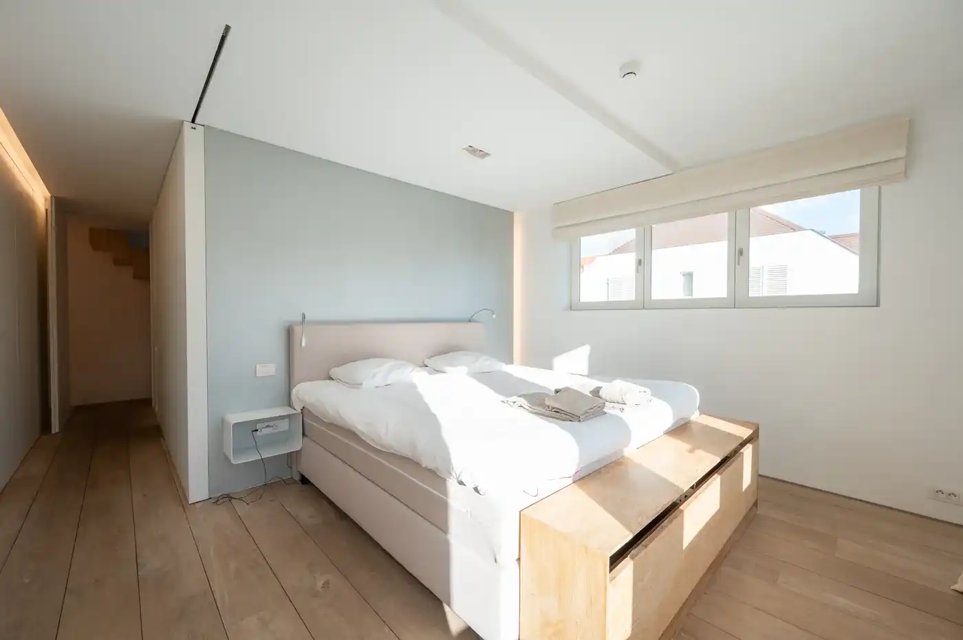Gerenoveerde villa in Zoute, Knokke-Heist met 4 slaapkamers, tuin, garage, fietsenberging en 227m² hoogwaardige woonruimte. foto 22