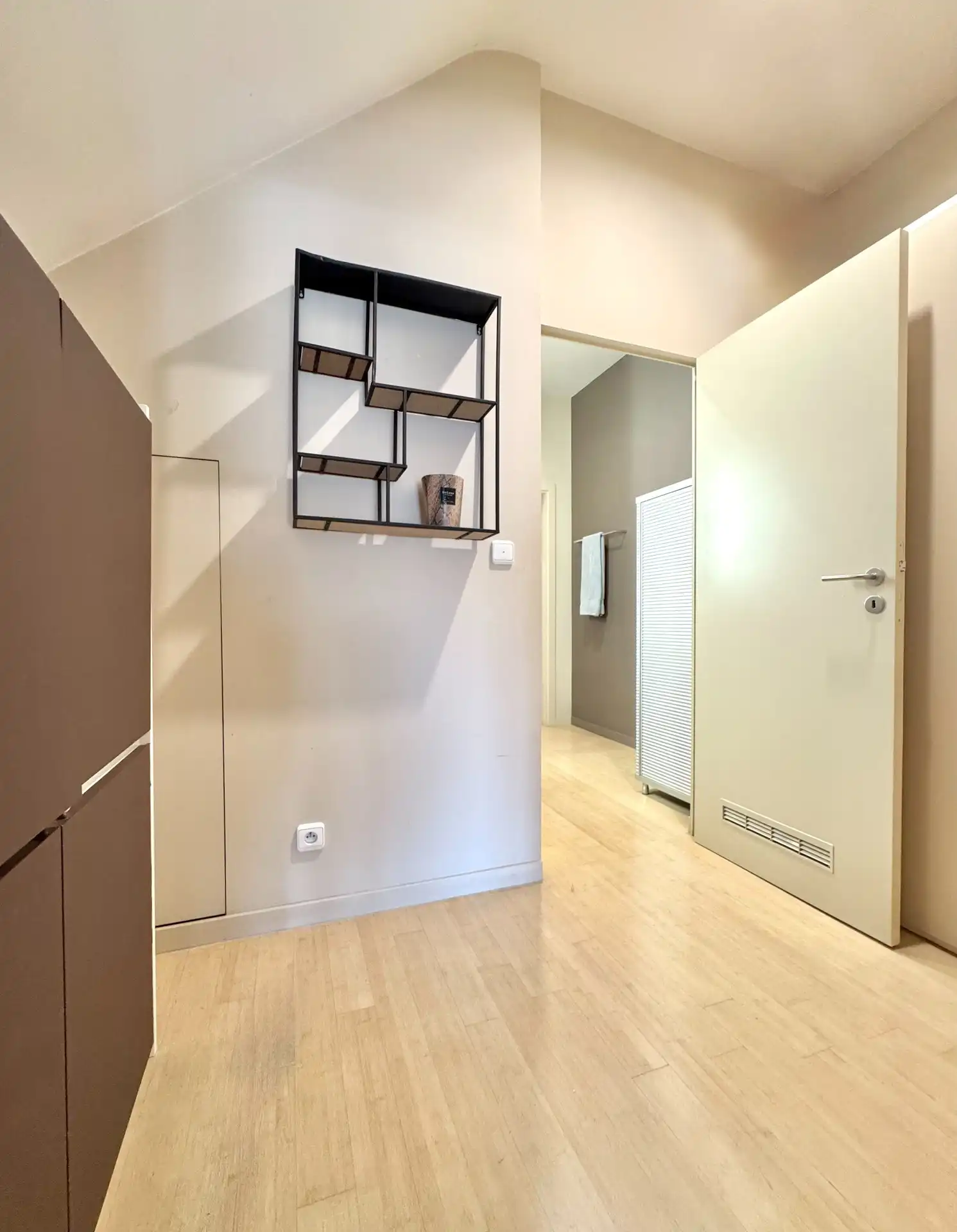 RUIME TIJDLOZE VILLA | 2.800 M² foto 34