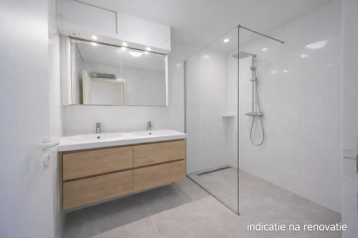 Uniek appartement met frontaal zicht op het casinoplein (met zeezicht!) foto 4