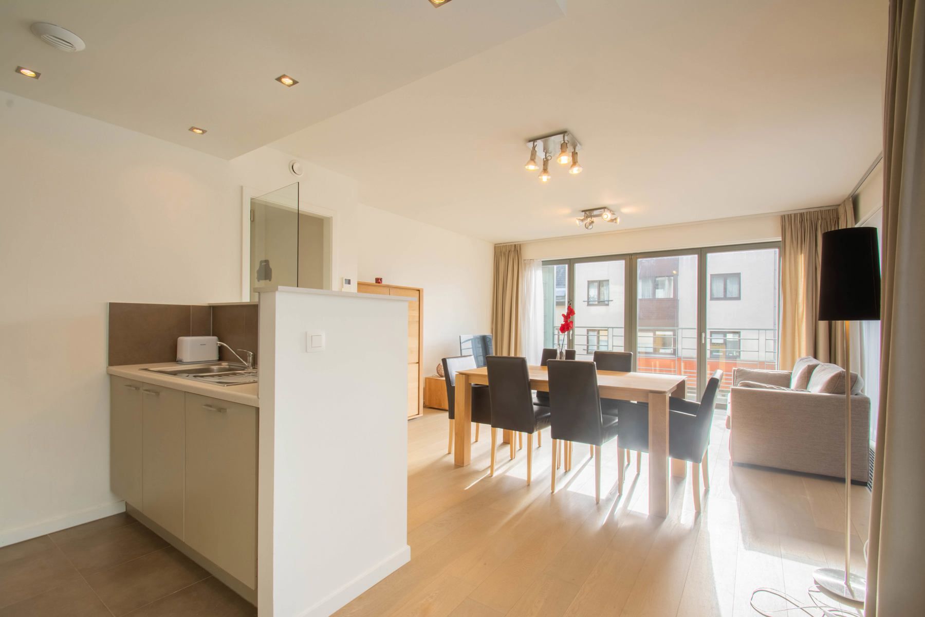 Mooi gemeubeld app - 3 Kamers + Terras! (NAVO area)  foto 5