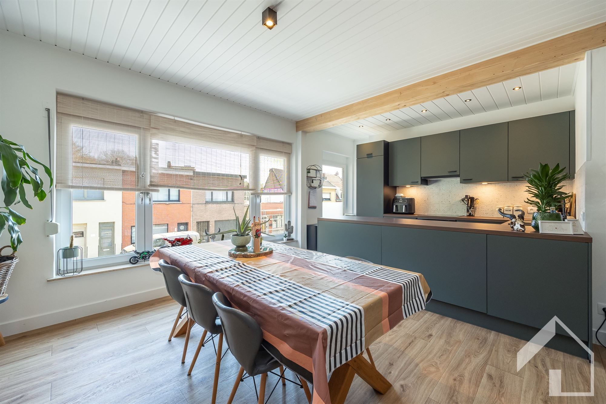 prachtig gerenoveerde 2-slaapkamerappartement foto 4