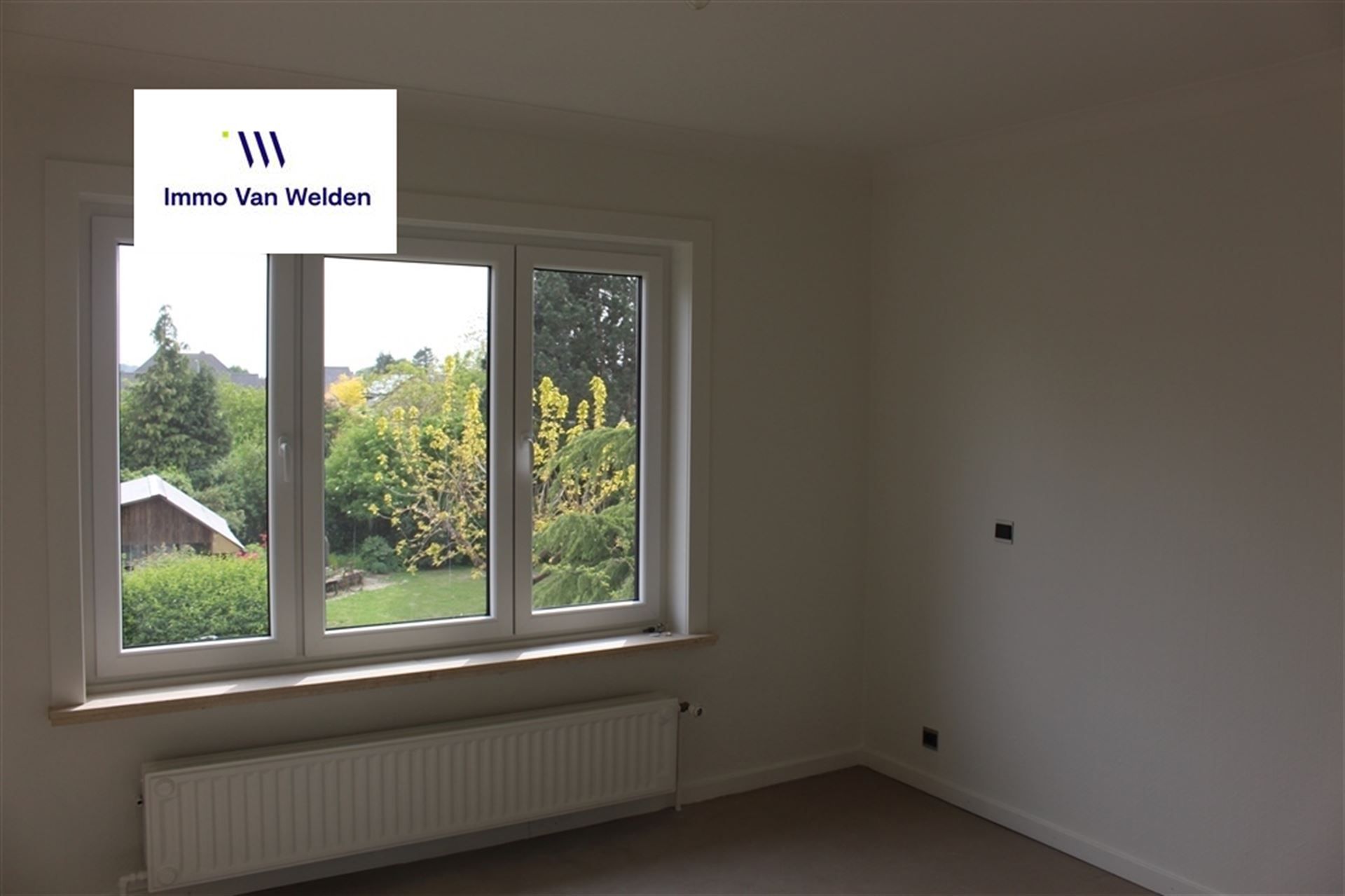 Rustig gelegen ruime woning met grote tuin foto 7