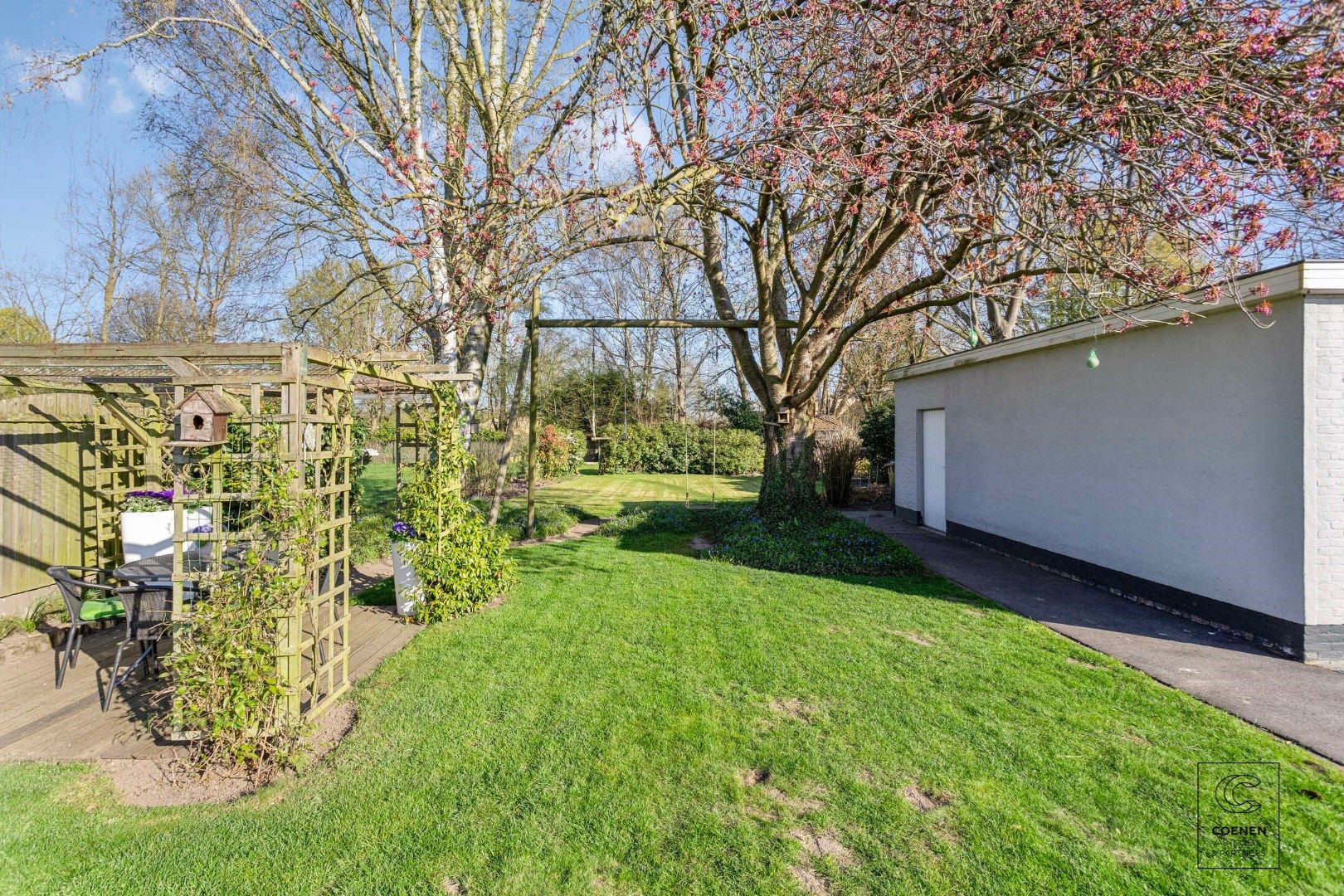 Instapklare villa met 4 slpk's en prachtige tuin op een perceel van 1125 m² te Lier. foto 24