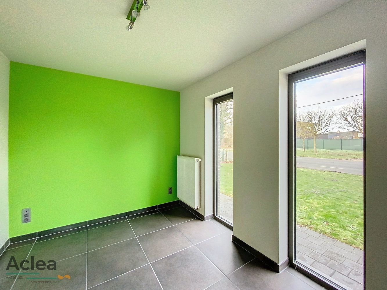 Recente halfopen woning te huur foto 4