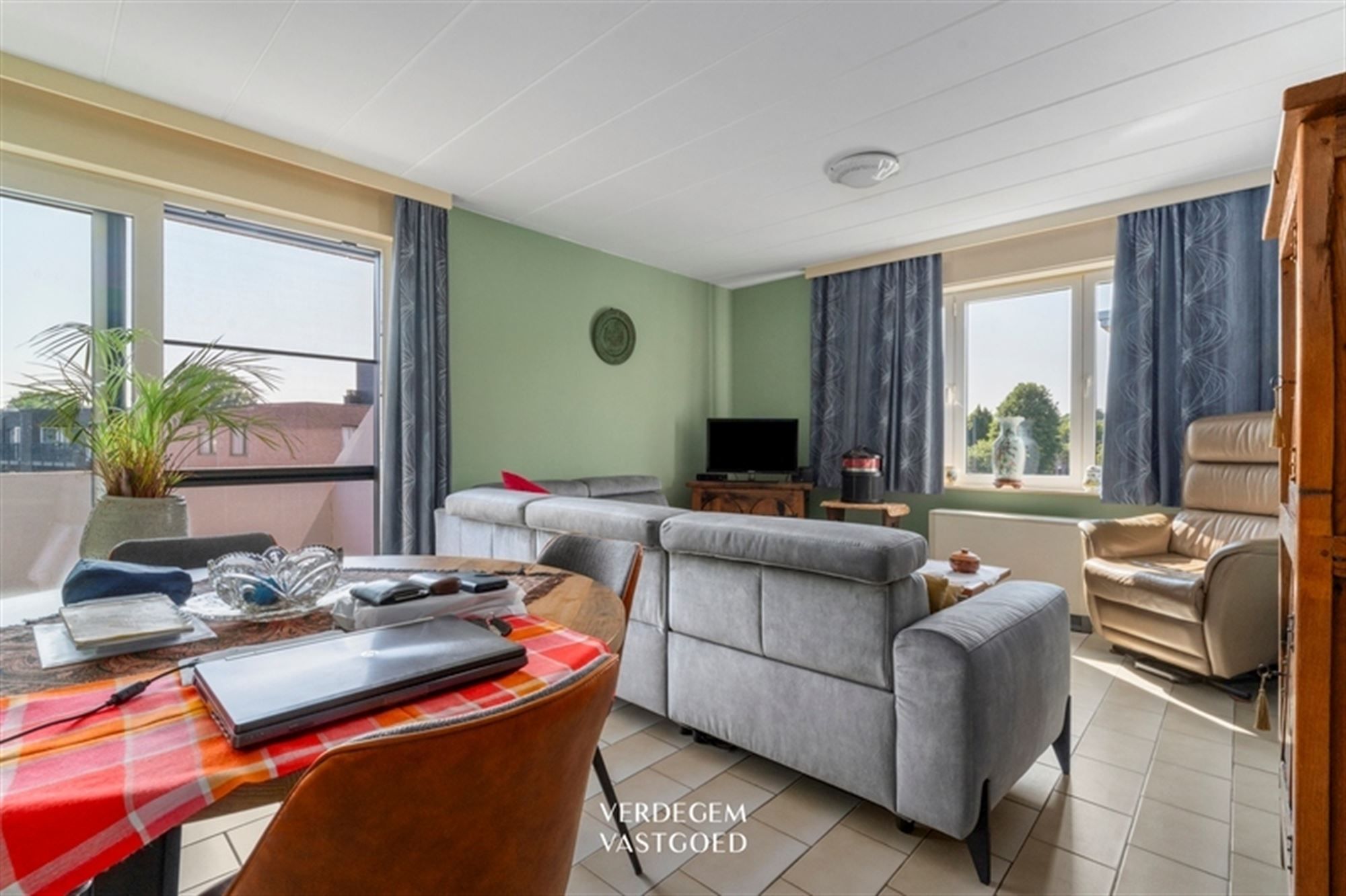 Degelijk appartement met 2 slaapkamers, 2 terrassen en mogelijke aankoop garage foto 3