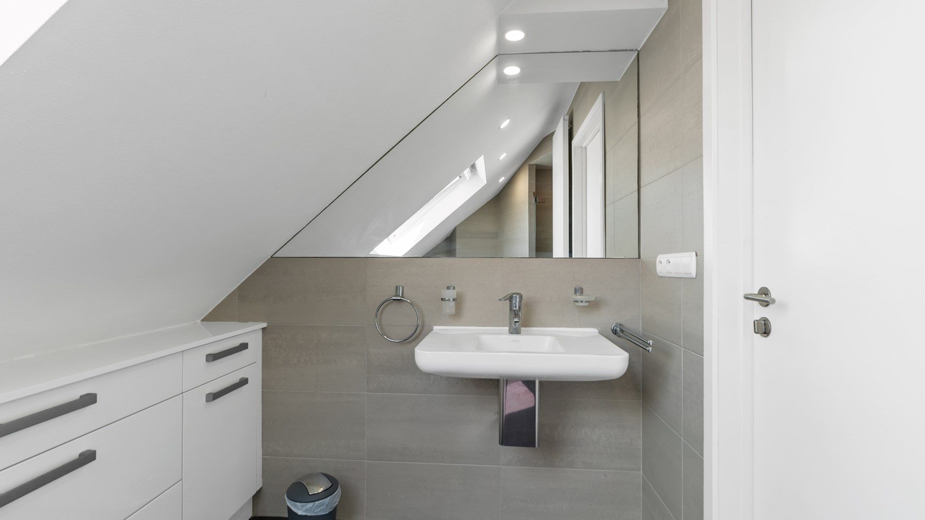 Knap ingericht duplex-appartement in Lanaken foto 13