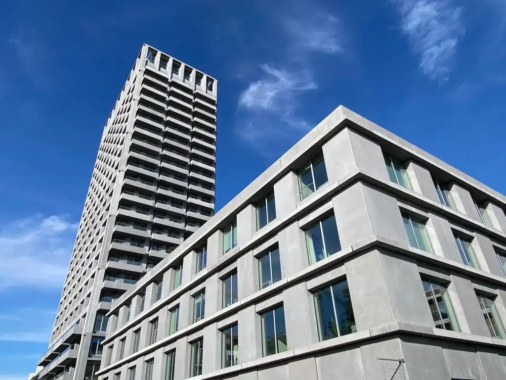 Recent appartement met veel lichtinval en hoogwaardige afwerking foto {{pictureIndex}}