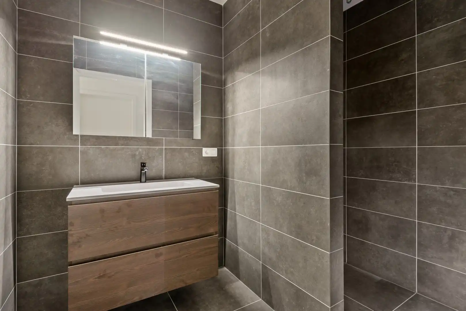 Prachtig piekfijn nieuwbouw GLVapp voorzien van alle comfort foto 22