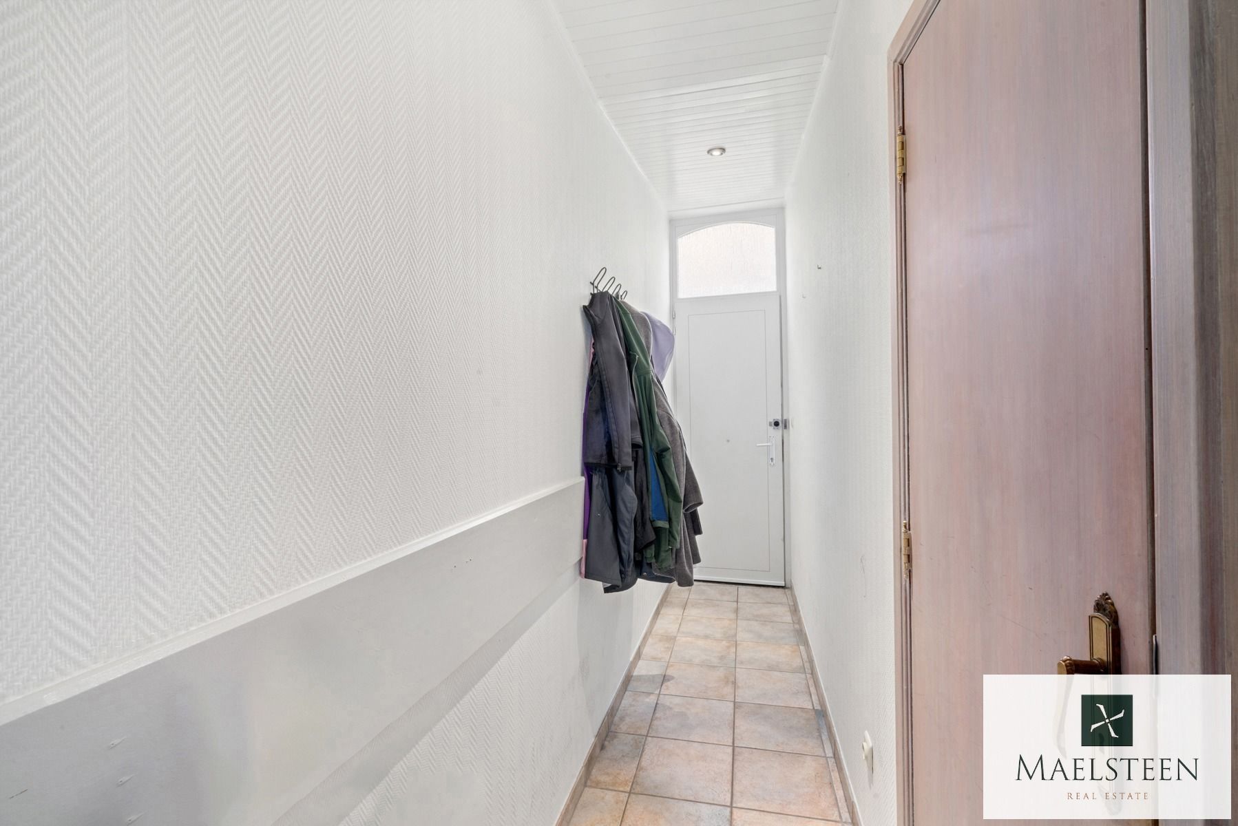 Instapklare trapgevelwoning, gelegen in Brugge centrum foto 7