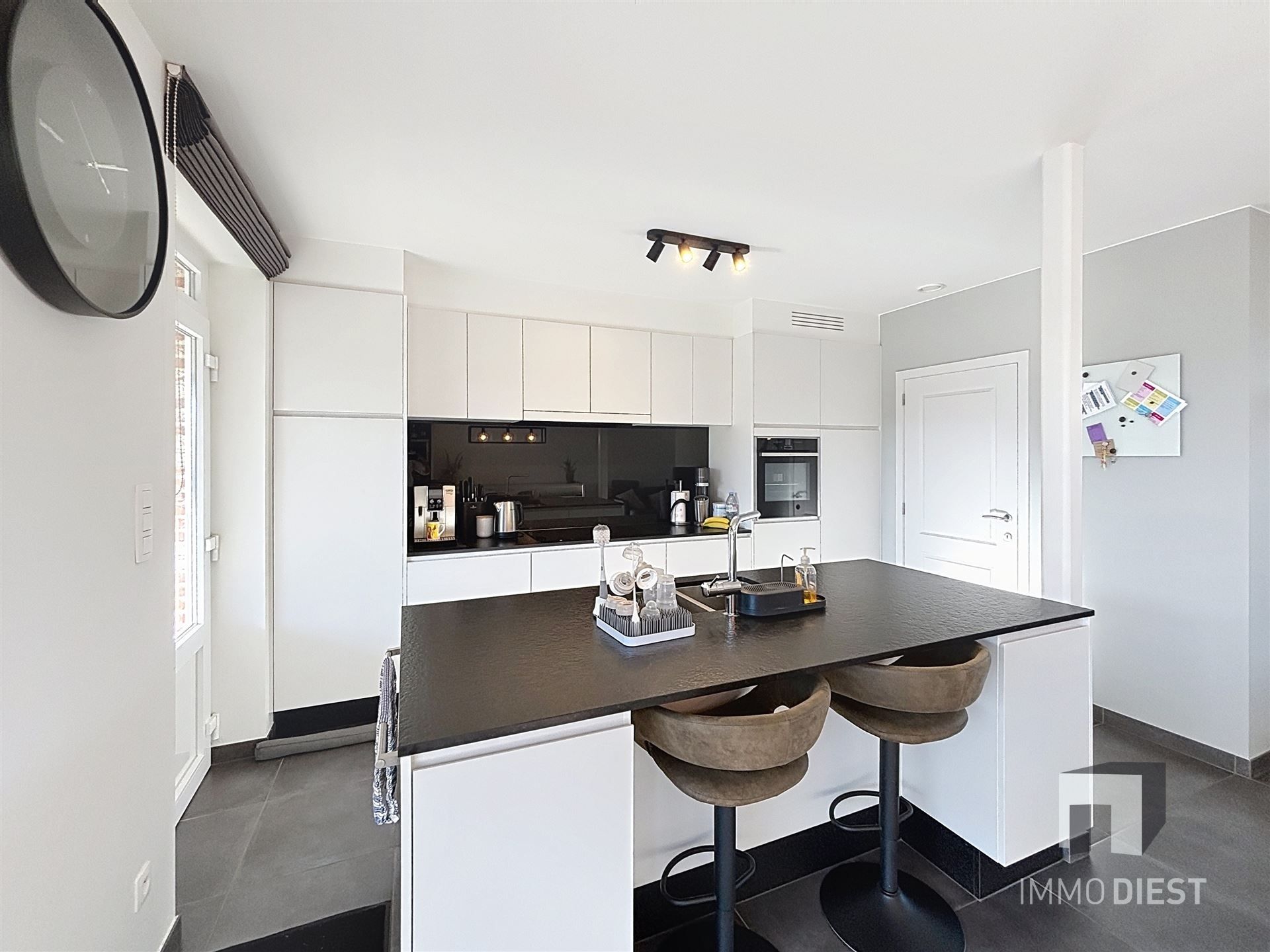 Moderne pastorijwoning op 3a 06ca met gunstige ligging in Veerle. foto 9