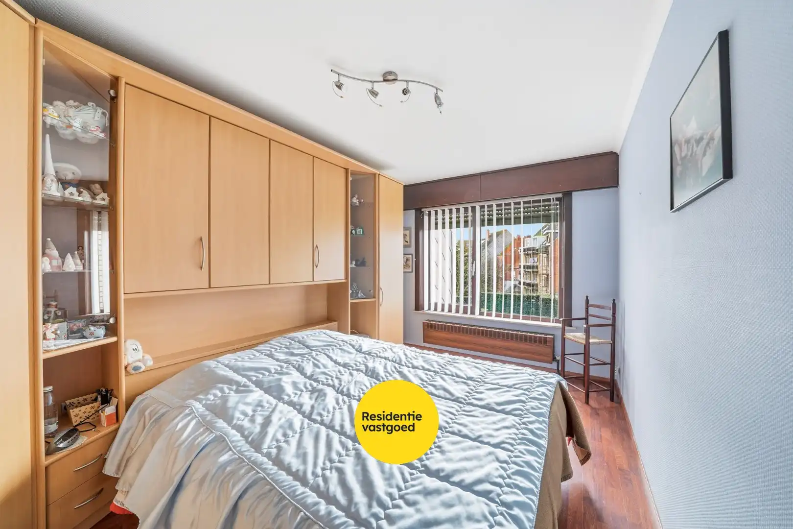 Ruime bel-etage met grote garage en 3 slaapkamers foto 14