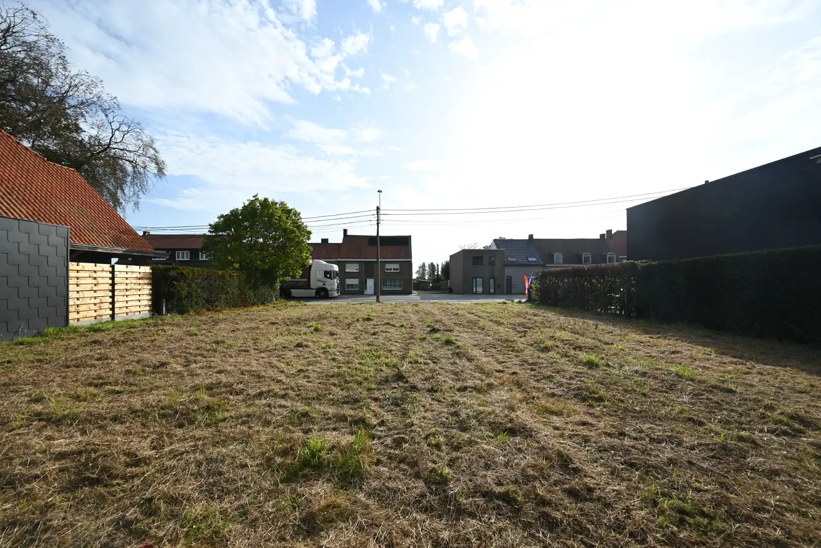 Ruime bouwgrond van 700 m² op uiterst commerciële ligging in Meulebeke (Tielt) foto 7
