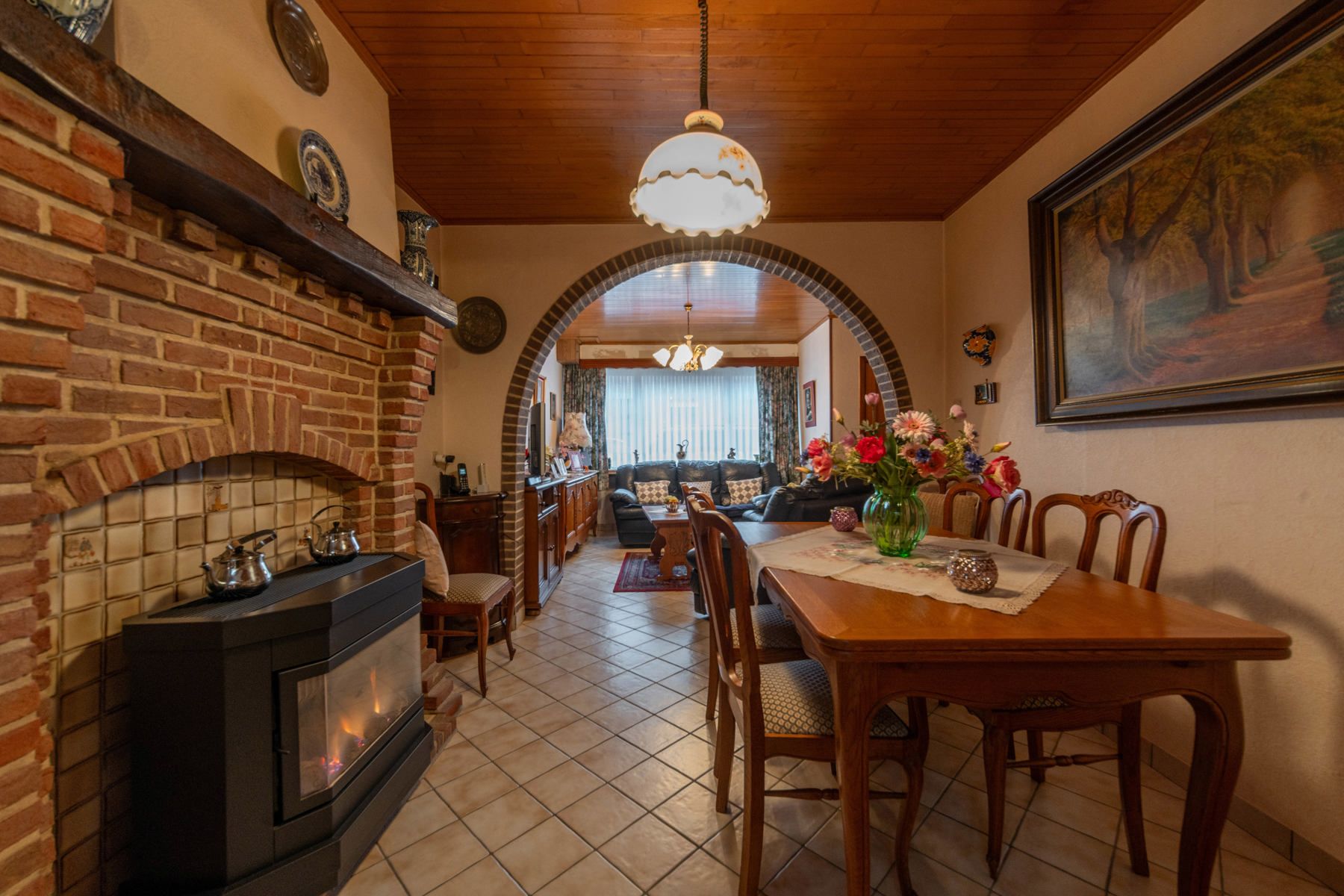 Ruime te renoveren woning met leuke tuin.&nbsp; foto 3