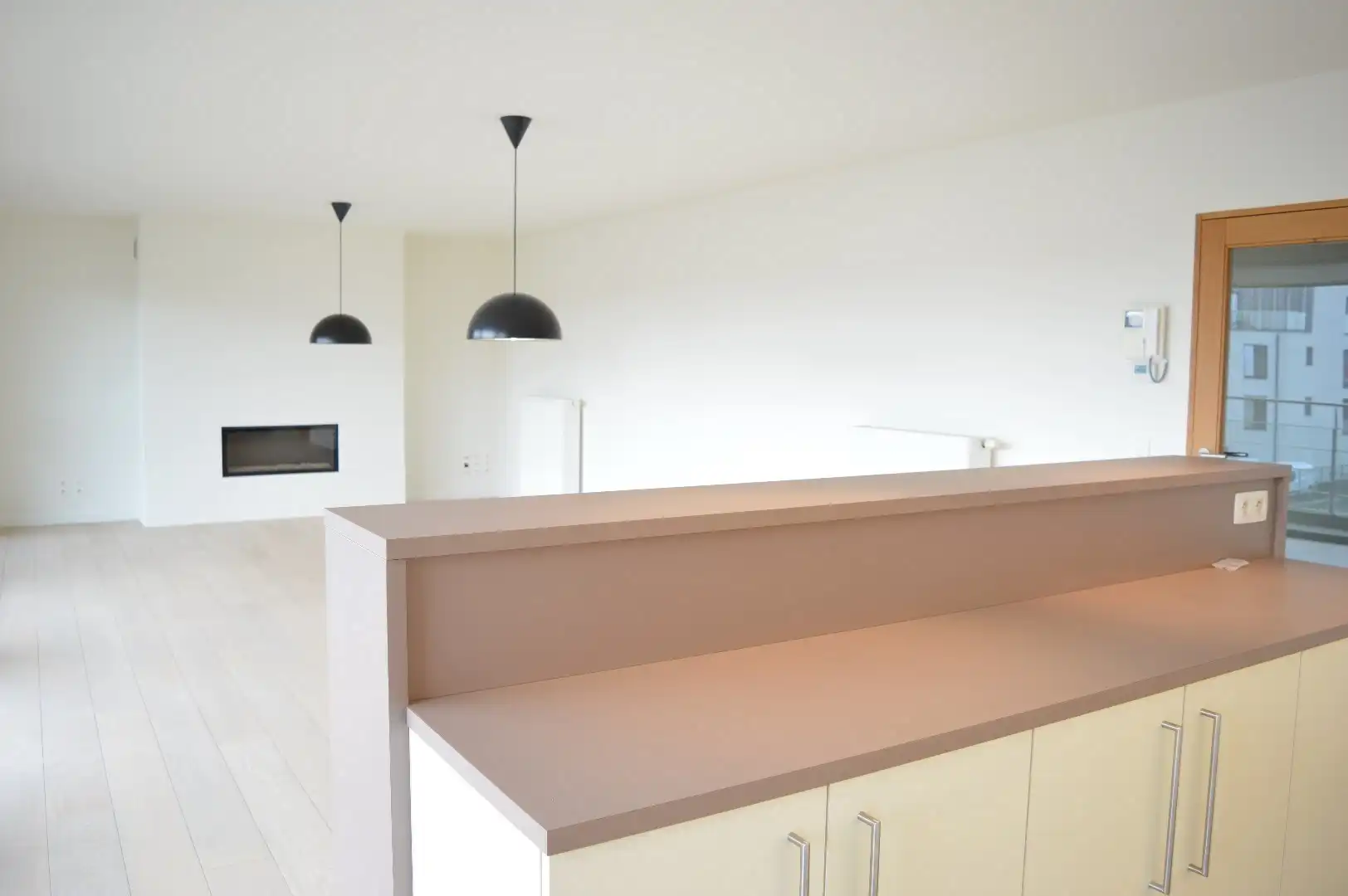 Ruim instapklaar appartement met 3 slaapkamers en autostaanplaats te koop nabij centrum Harelbeke foto 4