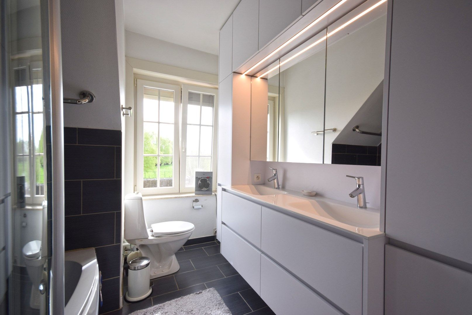 KLASSIEKE VILLA MET HANDELSRUIMTE IN LEDEGEM  foto 13