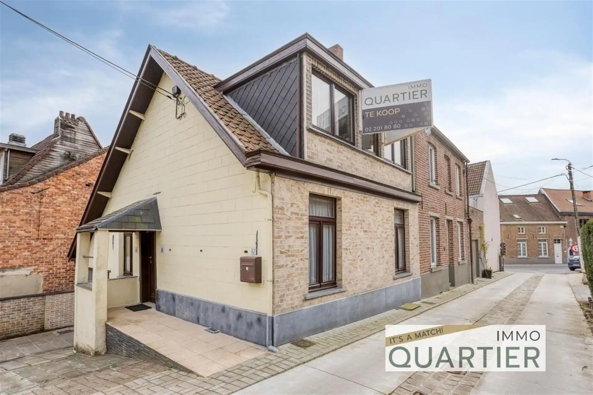 Charmante 3-gevelwoning (1 slpk) met tuin & garage foto 2