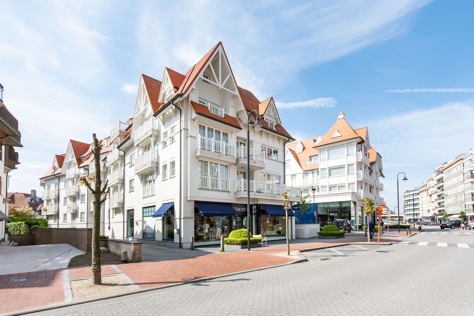 Garagebox in de residentie Long Beach, heel goed gelegen op de Kustlaan vlakbij het Albertplein. foto 4