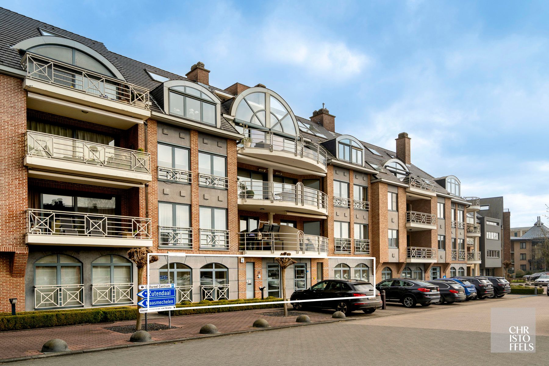 Kantoorruimte (209m²) op toplocatie in Lanaken!  foto 18