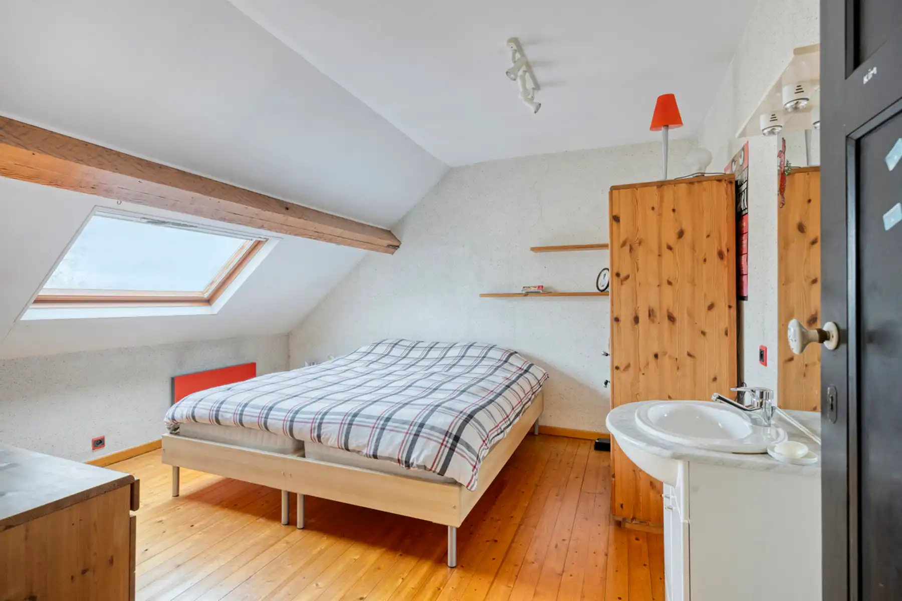 Instapklare, volledig gerenoveerde woning in het landelijke Mollem! foto 19