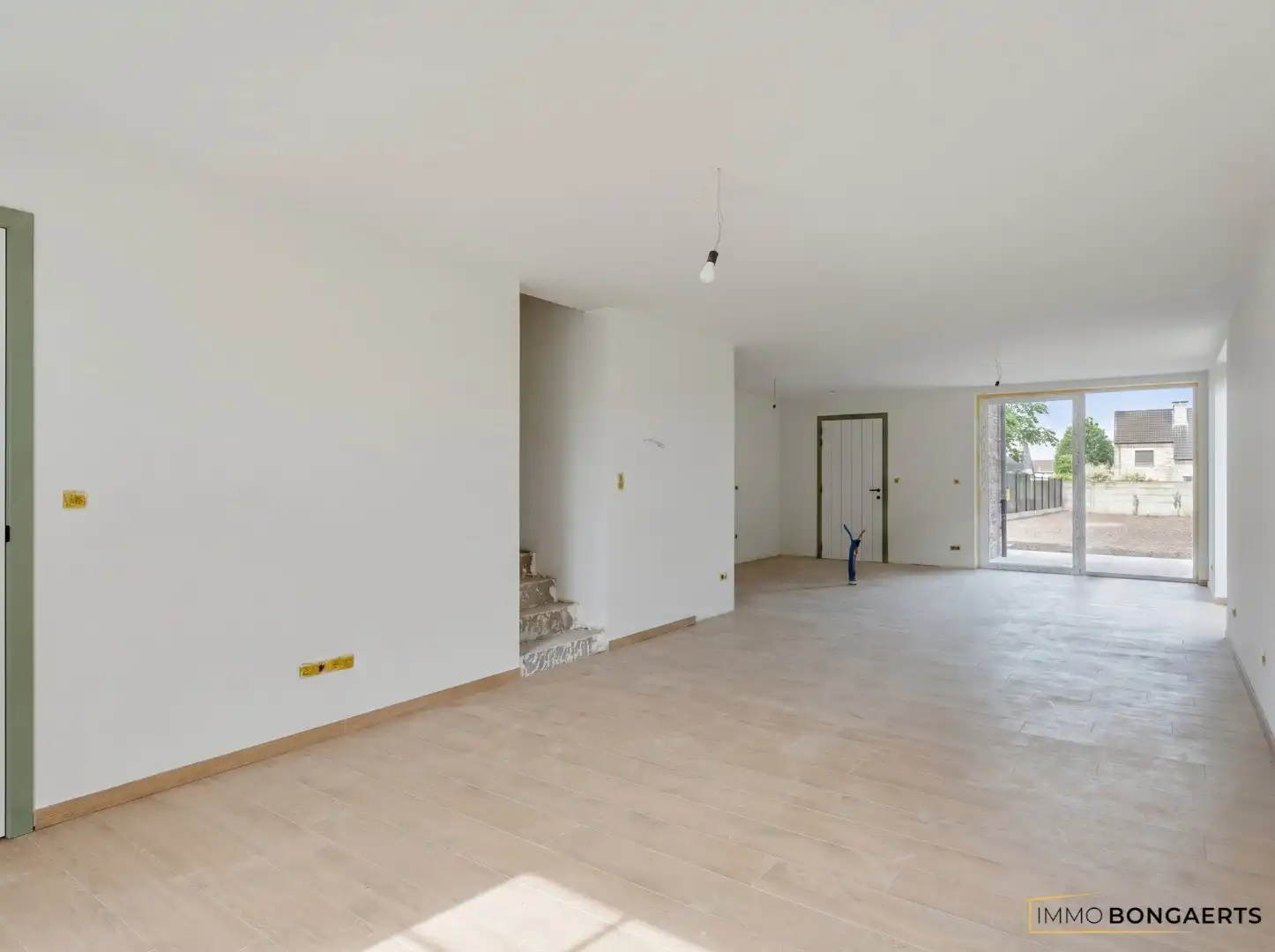 Nieuwbouwwoning met 4 slaapkamers foto 4
