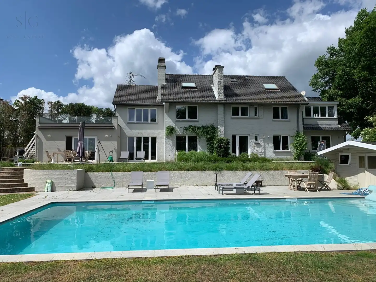 Hoofdfoto van de publicatie: Exclusieve Villa  in Lasne – Panoramisch Vergezicht & Verwarmd Zwembad