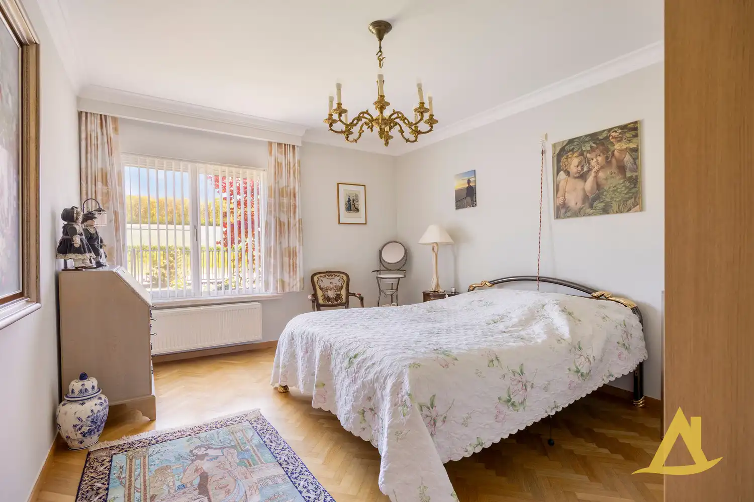 EXCLUSIEVE VILLA MET PARKTUIN EN ZWEMVIJVER OP EEN PERCEEL VAN 1HA 5A 16CA! foto 35