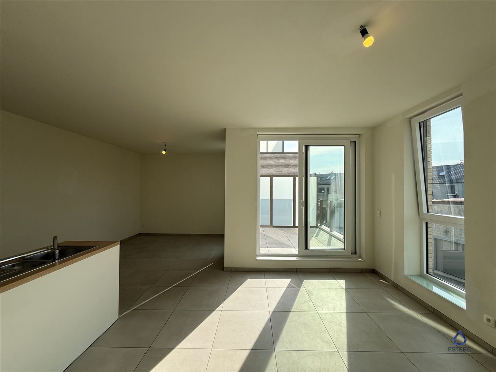 Mooi afgewerkt nieuwbouwappartement met 2 slaapkamers foto 4