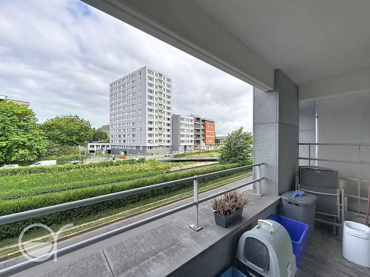 Ruim appartement met terras, zicht op de Leie en twee autostaanplaatsen foto 13