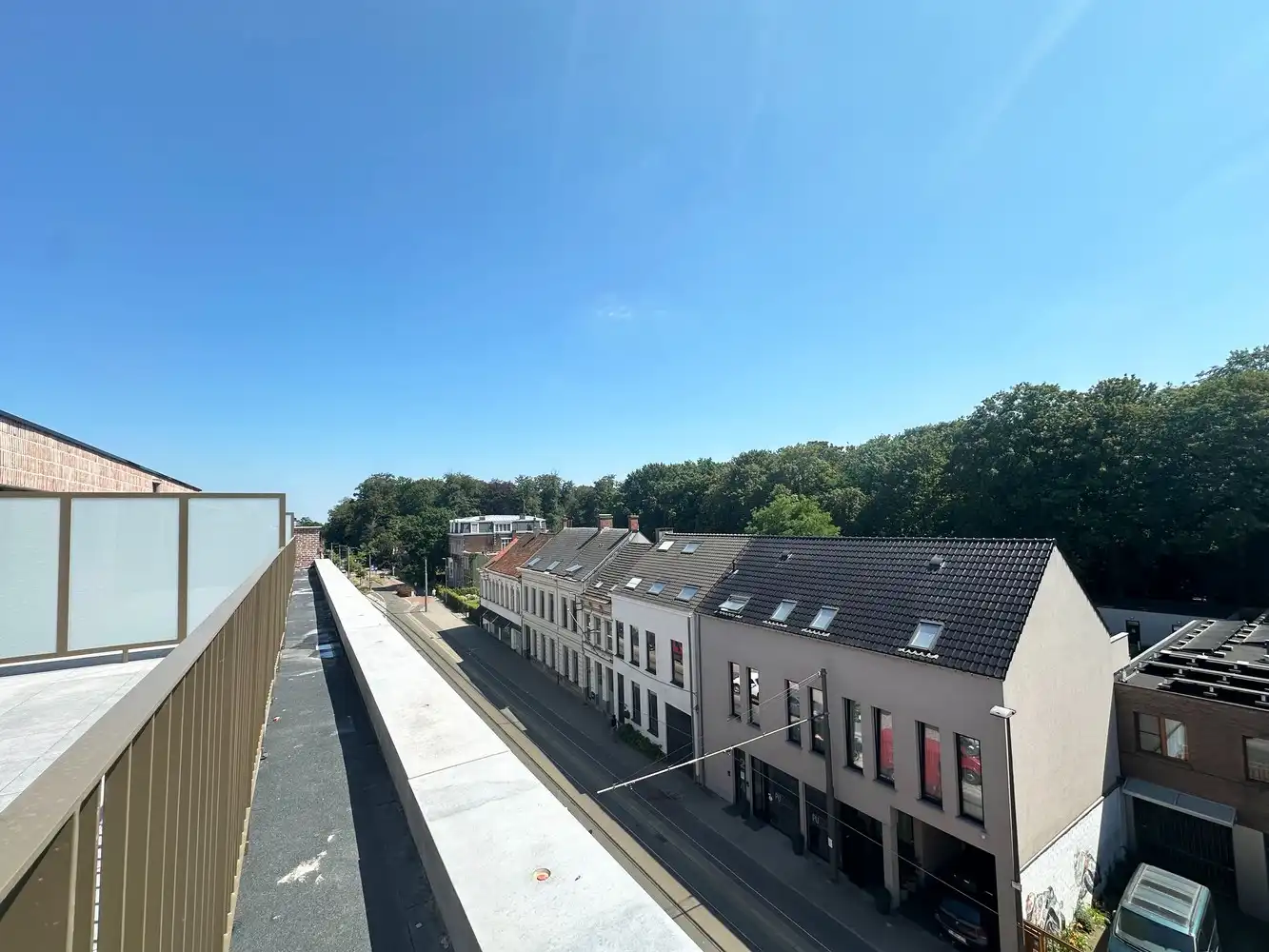 Prachtig nieuwbouwdakappartement met 2 zeer grote terrassen (22 m² + 25 m²) met zicht op Rivierenhof foto 3