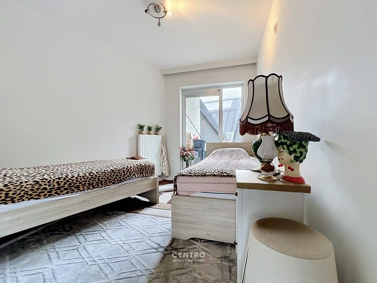 INSTAPKLAAR appartement (77m ²) met 2 SLK, GARAGE (moto's, fietsen,...) en ideale ligging in Roeselare - Perfect voor comfortabel wonen of als OPBRENGSTEIGENDOM ! foto 15