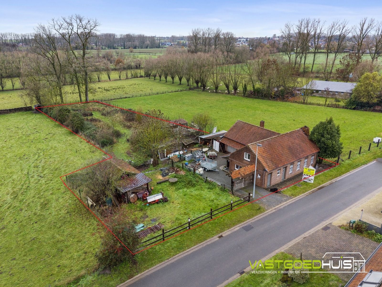 Hoofdfoto van de publicatie: Charmante boerderij-hoeve te koop op een terrein van 22a85ca