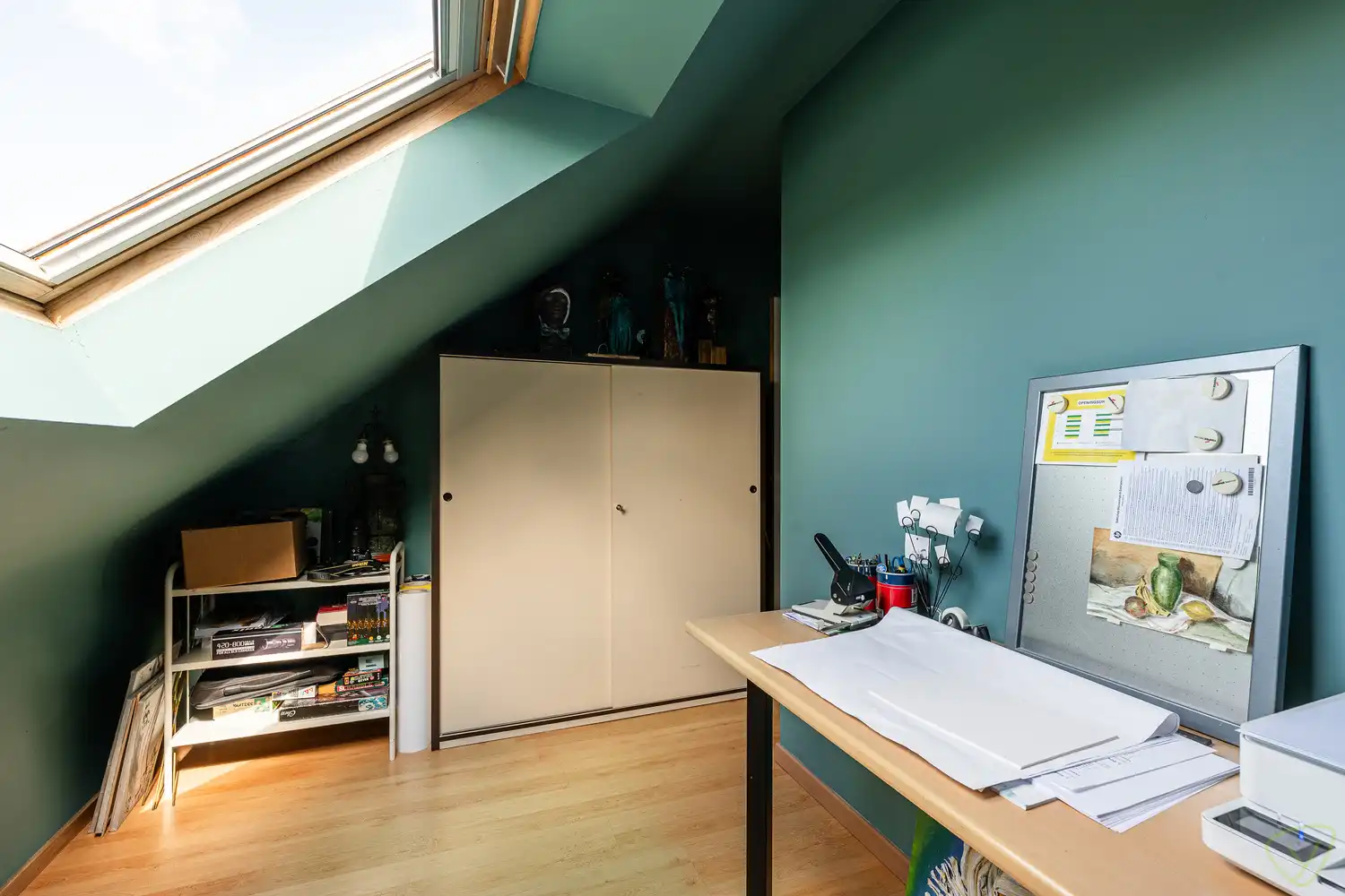 Lichtrijke instpaklare woning te Wondelgem in een residentiële omgeving. foto 19