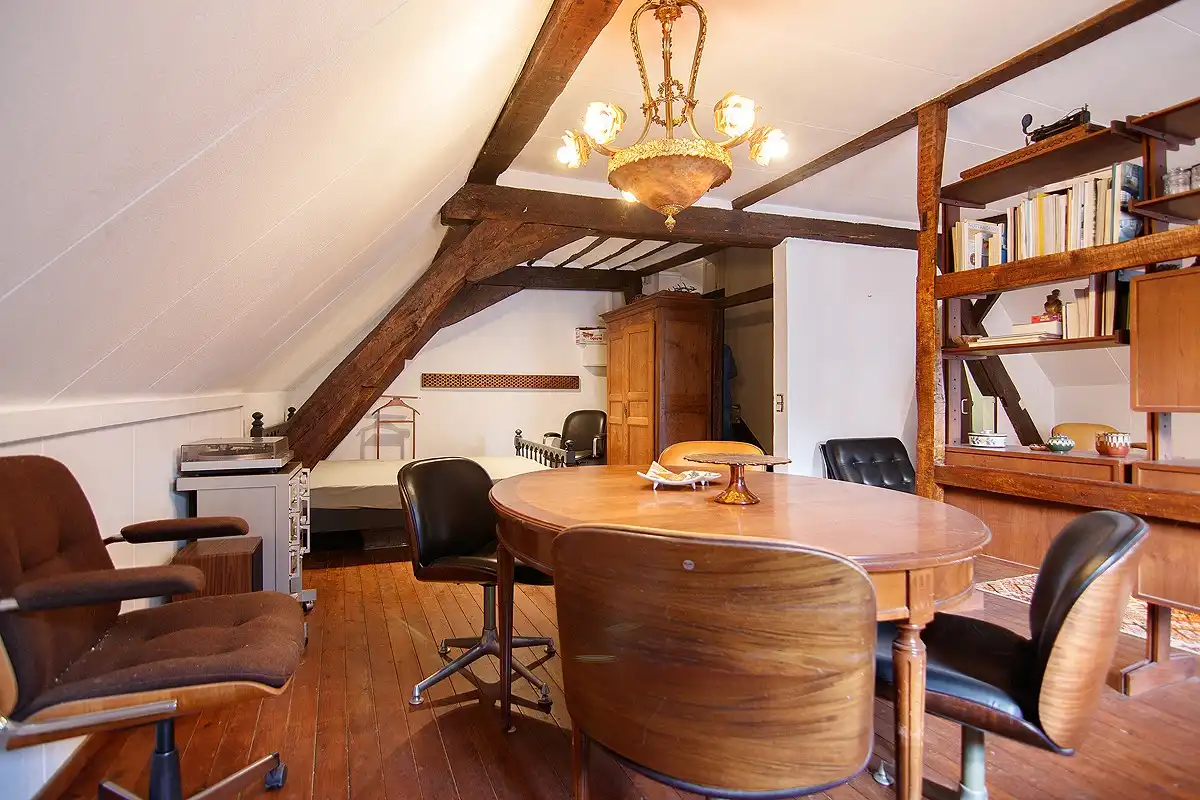 Horecapand met appartement en studio gelegen te Markt 35 te Bilzen Hoeselt foto 16