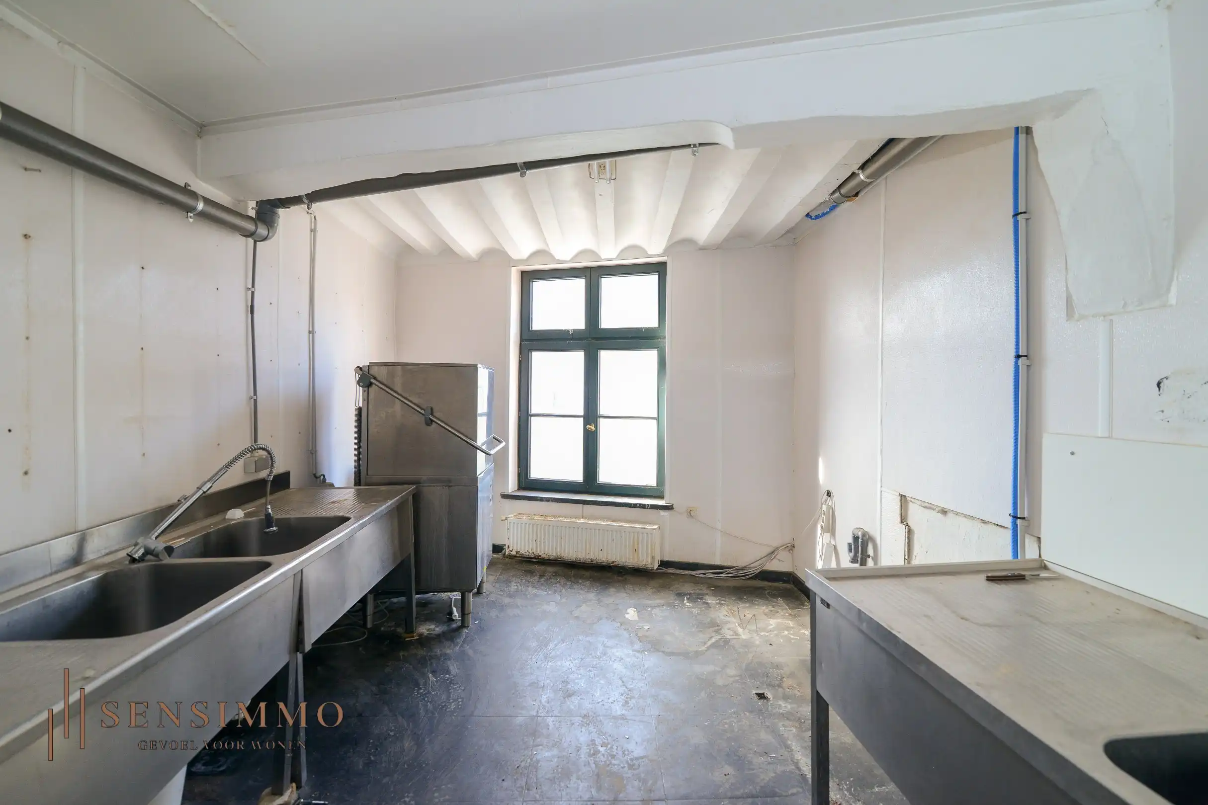 Spectaculair handelspand met geschiedenis en charme in centrum Bree foto 17