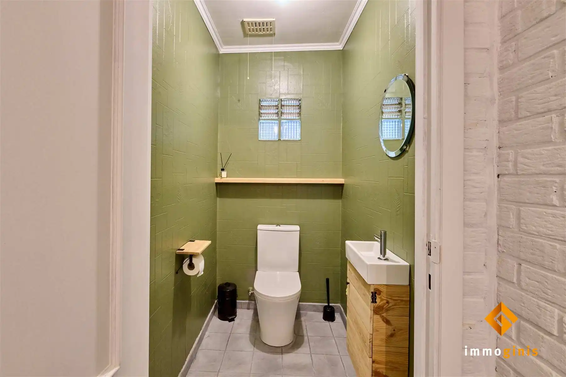 Verrassend ruime, gelijkvloerse woning met 3 slaapkamers en inpandige garage op een mooi perceel van 12a55ca!  foto 13