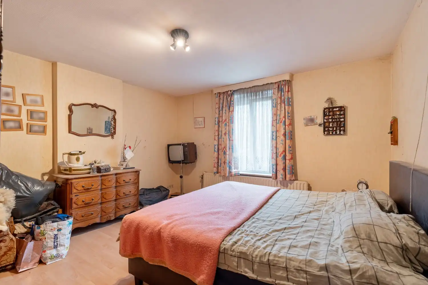 Ruime gezinswoning met aanpalend handelspand (oude bakkerij) foto 17