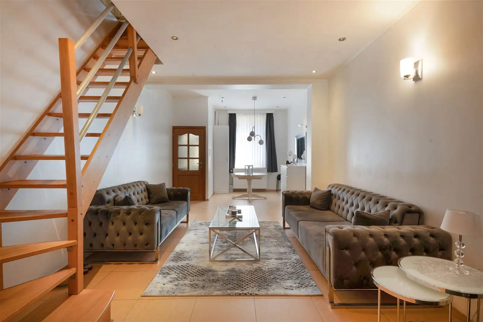 Woning met 4 slaapkamers en buitenruimte in Gent centrum. foto 2