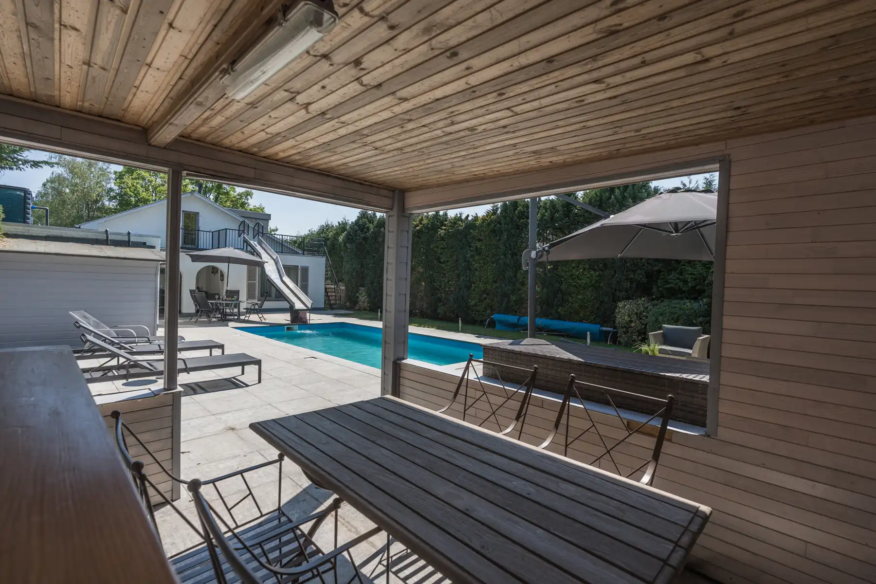 Gerenoveerde vrijstaande villa met verwarmd zwembad foto 23