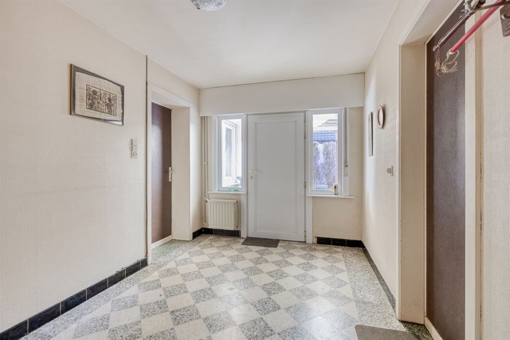 Knappe, te renoveren, woning op een gunstige locatie te Aarschot!  foto 9