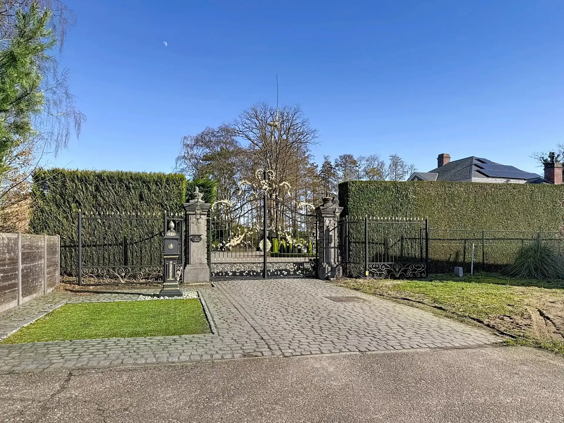 Prachtige luxueuze villa in Amerikaanse stijl met 4 slaapkamers en 2 badkamers. foto 22