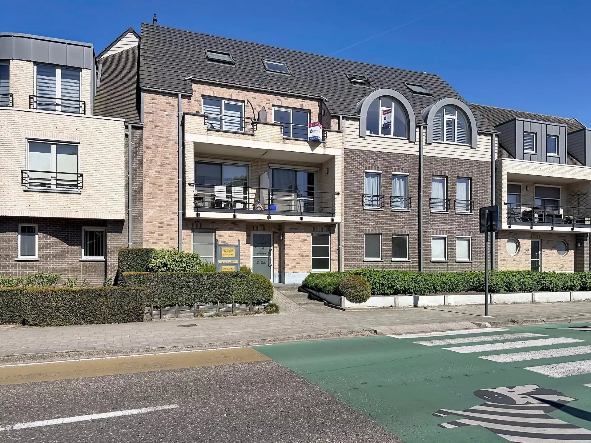 Duplex appartement met 2 slaapkamers, 2 terrassen en ondergrondse staanplaats en berging. foto 18