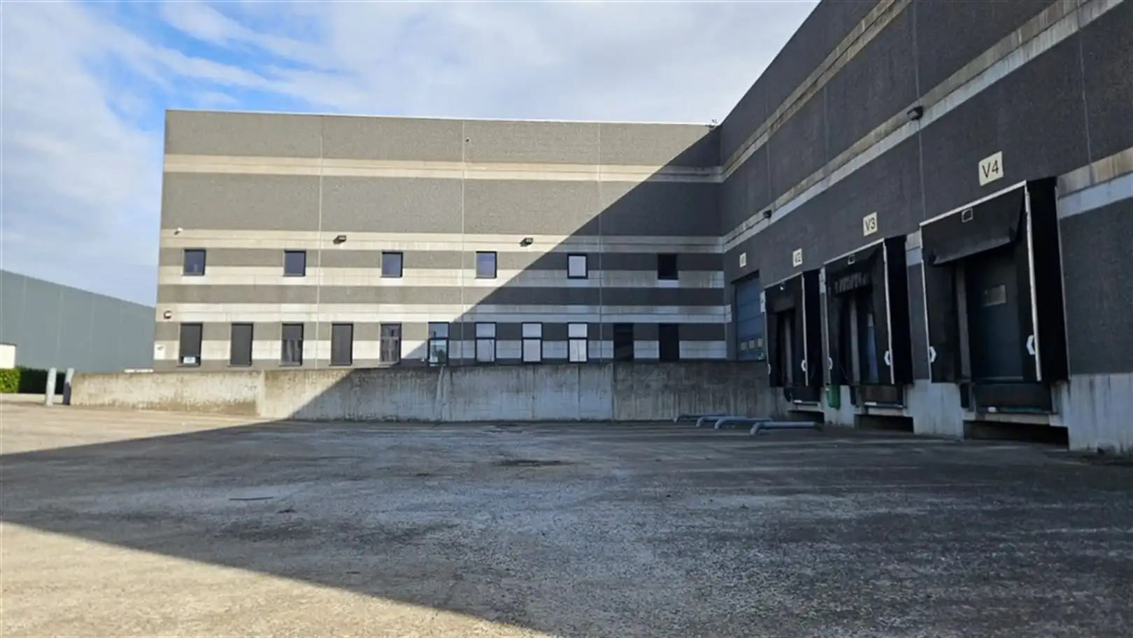Logistiek op zichtlocatie langs E17 foto 4